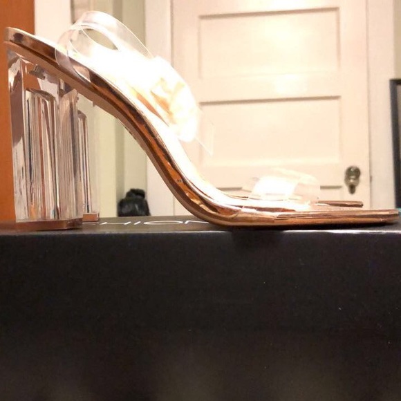 Clear heels! - Picture 1 of 2